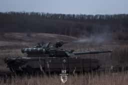 Photo d'illustration — Kharkov : des T-80BVM détruisent des positions ukrainiennes